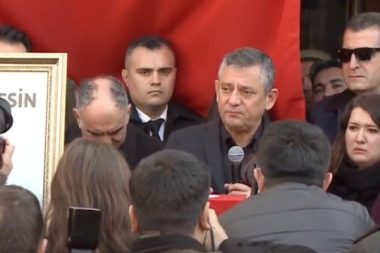 Özel, Gülşah Durbay’ın cenaze töreninde böyle dedi: ‘Biz altı ayda bir tabut bayraklıyoruz’