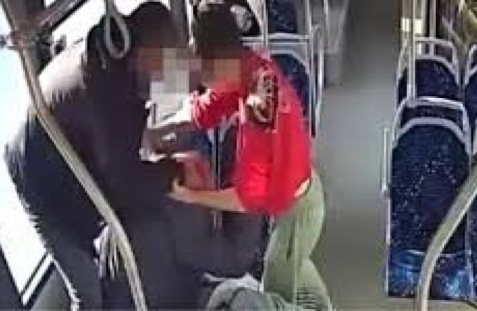 Baba oğul otobüste yaşlı çifti dövmüştü: Ceza belli oldu