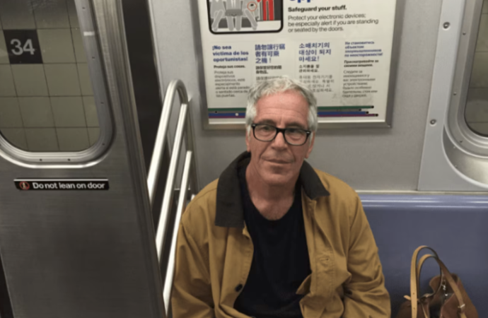 Epstein dosyalarında bir esrarengiz kayıp: Trump’ı suçlayan ifdeler gizlendi mi?