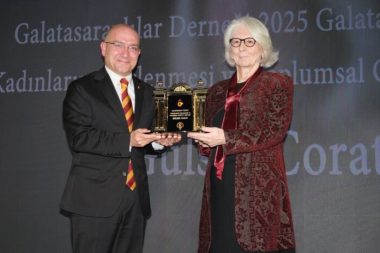 Algoritmaların Cinsiyeti Var mı? Varsa, Kim Yazıyor Geleceği?