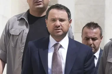 Dört satırlık bir yazıyla belki de bir devir değişti