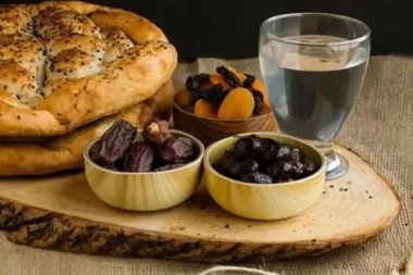 Mahallemizin ‘iftar çadırı’ndan sahneler