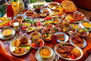 Konu aslında Ramazan değil iftar sofrası