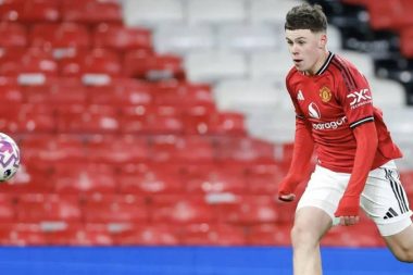 Wayne Rooney’in oğlu babasının kulübünde, babasının izinde