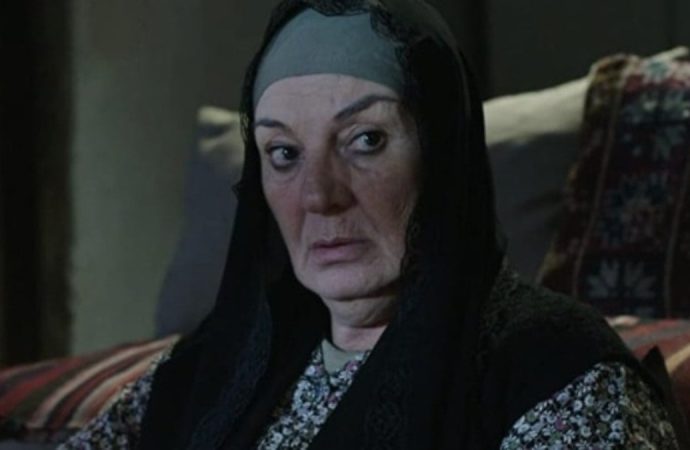 Usta Oyuncu Nevin Efe hayatını kaybetti