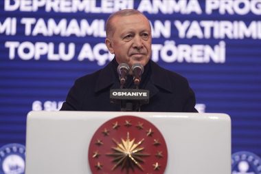 Tayyip Erdoğan niye bu kadar gergin ve sürekli savunmada?