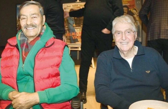 Kadir İnanır’a dostlarından moral yemeği