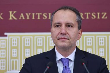 Milli Görüş kökenli ittifak eli kulağında: Erbakan açık konuştu