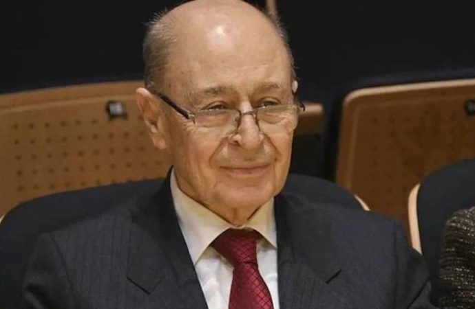 10. Cumhurbaşkanı Sezer, Erol Evgin’in kulisinde