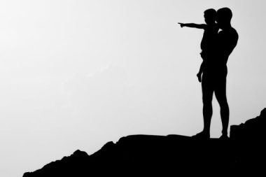 ‘El bebek gül bebek’ yordu: Şimdi ‘Fafo’ ebeveynlik dönemi