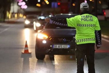 Trafikte sert fren: İlk 23 madde kabul edildi, cezalar yükseltildi
