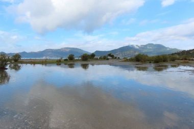 Gölün seviyesi yükseldi: Kenti su bastı