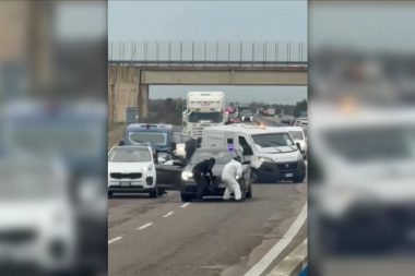 İtalya’da zırhlı para nakil aracı soygunu: Filmlerdeki gibi çatıştılar