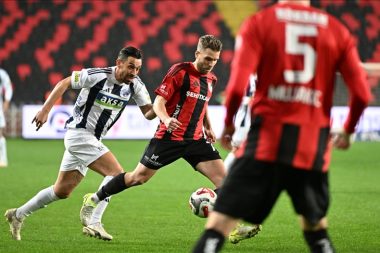 Gaziantep geriden gelip 3 puanı kaptı