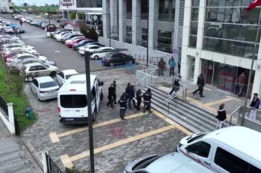 Tapu Müdürlüğü’nde ‘rüşvet’ ve ‘veri’ operasyonu: Müdürle uzman gözaltında