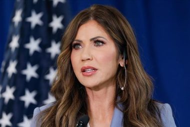 Trump’ın gözdesi: ABD’de 50’yi aşkın STK, Noem’in azlini istedi