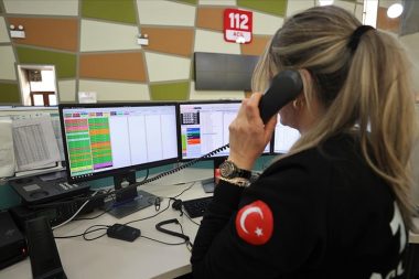 112 Acil Çağrı merkezi aramaları: Kavanoz kapağı sıkışmış, nasıl açayım?