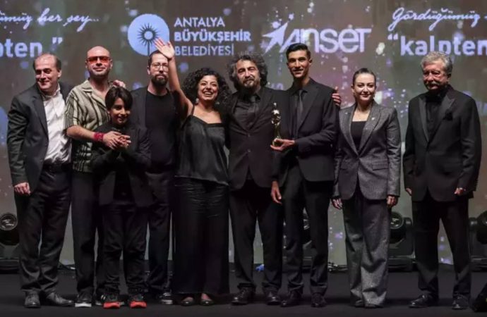 Altın Portakal’dan 7 ödülle döndü: Tavşan İmparatorluğu 6 martta sinemalarda