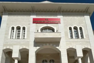 Rüşvet soruşturması: Kaymakamın koruması ve şoförü gözaltında