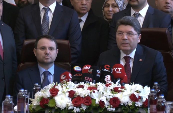 Yılmaz Tunç’un azli katılacağı toplantıyı iptal ettirdi