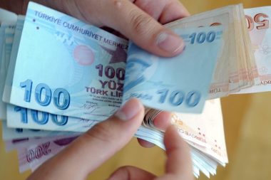 Kayıtlı çalışan her 5 kişiden biri doğrudan devletten maaş alıyor