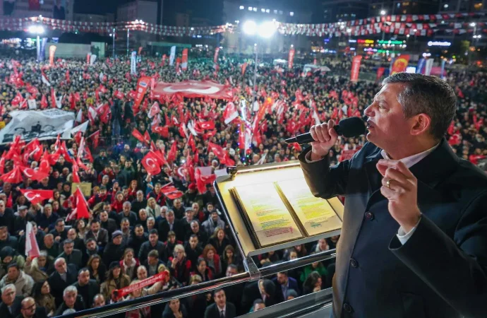 CHP mitingine Akın Gürlek tepkileri damga vurdu