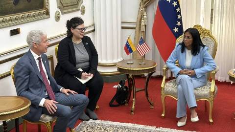 Caracas’ta ilk üst düzey Amerikalı: Venezuela Geçici Devlet Başkanı Rodriguez ve ABD Enerji Bakanı Wright’la görüştü