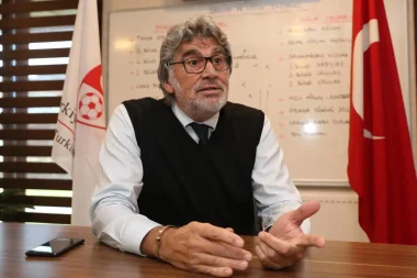 Fenerbahçe’nin acı günü: Eski futbolcu Ömer Kaner hayatını kaybetti