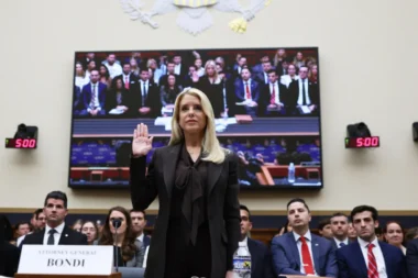 Epstein oturumu: Adalet bakanına kabine arkadaşı soruldu, ortalık gerildi