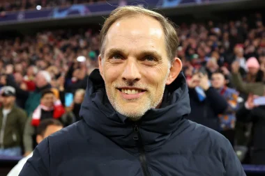 Thomas Tuchel iki yıl daha Adalıların başında