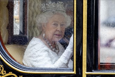 Kraliçe Elizabeth’in adı da Epstein olayına karıştı