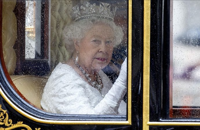 Kraliçe Elizabeth’in adı da Epstein olayına karıştı