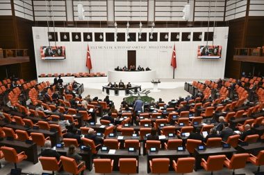 Trafik cezaları arttı, kanun Meclis’ten geçti