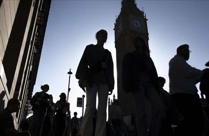 Avrupalıların üçte ikisi ülkelerinin tehdit altında olduğunu düşünüyor