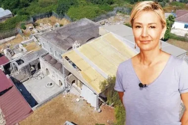 Müze müdürü tarihi kilisenin malzemesini villa inşaatında kullandı