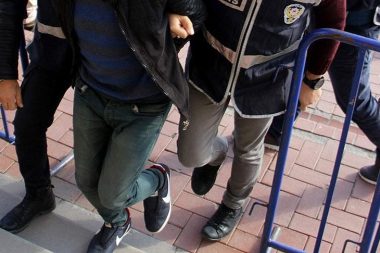 11 ilde FETÖ operasyonu: 93 vergi müfettişi gözaltında