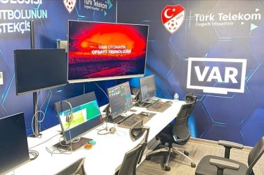 Trabzonspor-Fenerbahçe maçının VAR hakemi belli oldu