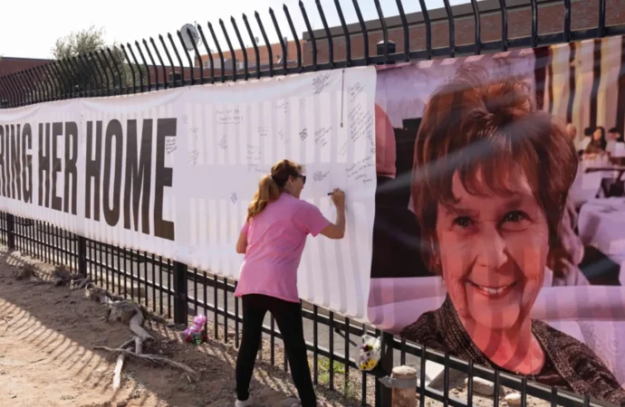 Bulana verilecek ödül ikiye katlandı: Amerikalı ünlü sunucu annesini arıyor