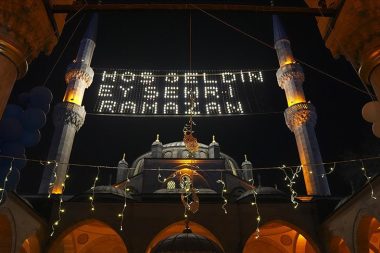 Ramazan başlıyor: İlk teravih namazı çarşamba günü