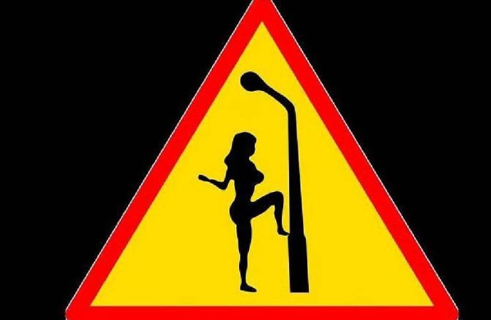 Dünyanın en ilginç trafik tabelası: İşte anlamı