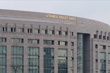 Sahte belgelerle ikamet izni operasyonu: 48 şüpheli yakalandı