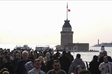 Mevsimler şaşırdı, İstanbul 23 dereceyi gördü