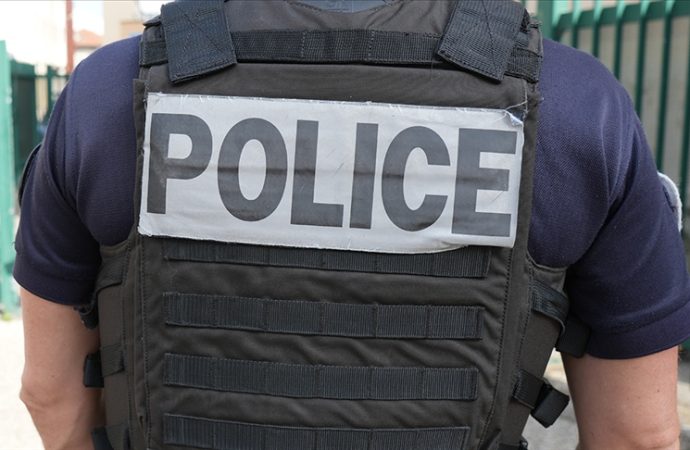 Epstein belgeleri: Eski Fransız bakanın enstitüsünü polis bastı