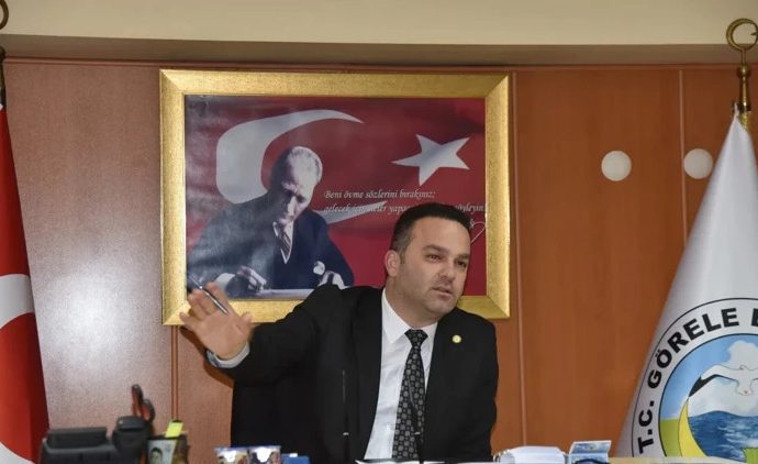 CHP, 16 yaşında kıza taciz mesajı atan Hasbi Dede’yi ihraç ediyor