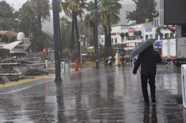 Fırtına ve sağanak geliyor: 39 ile sarı kodlu uyarı