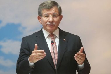 Geçinemeyenler kervanına Ahmet Davutoğlu da katıldı