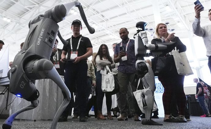 Yerli diye tanıtılan robot köpek Çin malı çıktı