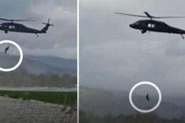 Kasabayı sel bastı, bir hafta damda mahsur kaldı