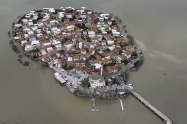 2014’ten bu yana ilk kez: Sular beş metre yükseldi, Gölyazı, Venedik’e döndü
