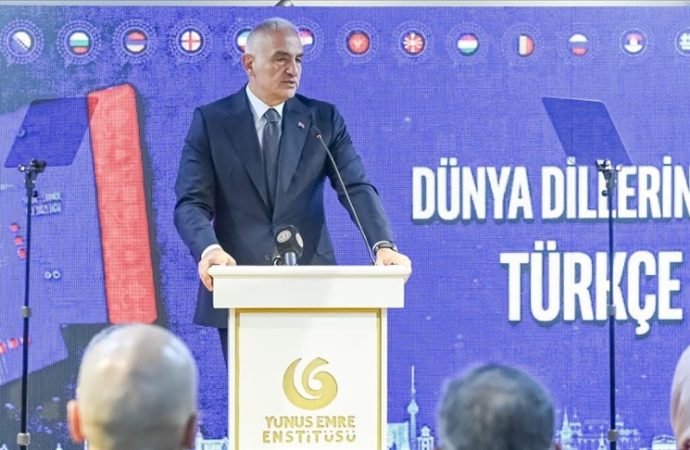 Türkçenin farklı coğrafyalardaki izleri: Bakan Ersoy ‘Dünya Dillerinde Türkçe’ sözlüğünü tanıttı